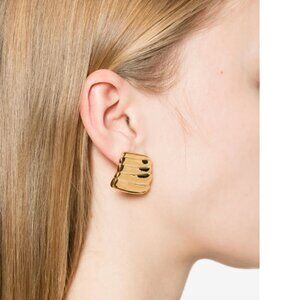 Heaven Mayhem Vase Gold Earrings